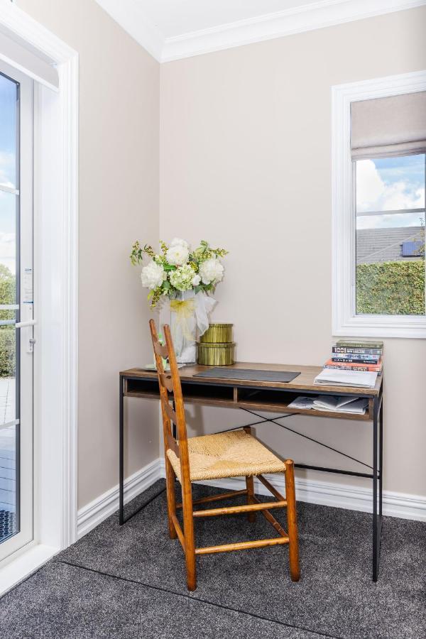 Sweet Magnolia 1 Or 2 Bedroom Suite St Kilda Cambridge With Complimentary Continental Breakfast Dış mekan fotoğraf